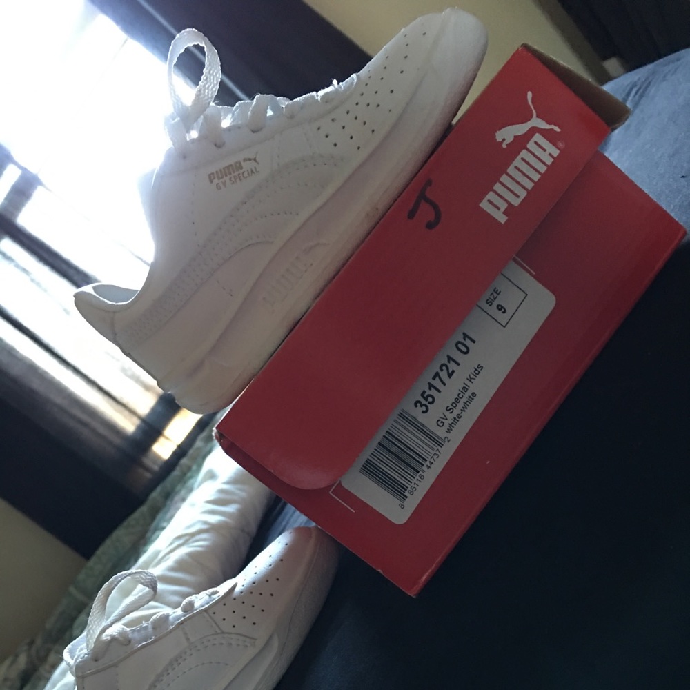 Kids size 9 shoe